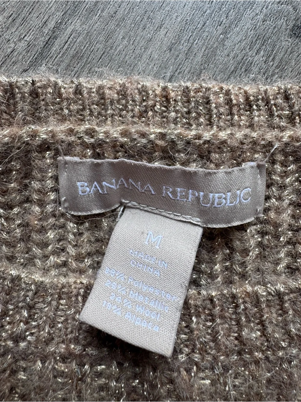 Banana Republic M Gold Wool Alpaca Ribbed Crewneck Sweater Preppy Quiet Luxury